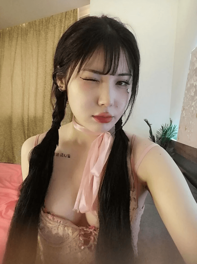 may_tion ABG HOT TEEN ASIAN WEBCAM MODEL FUCKED AND LEAKED