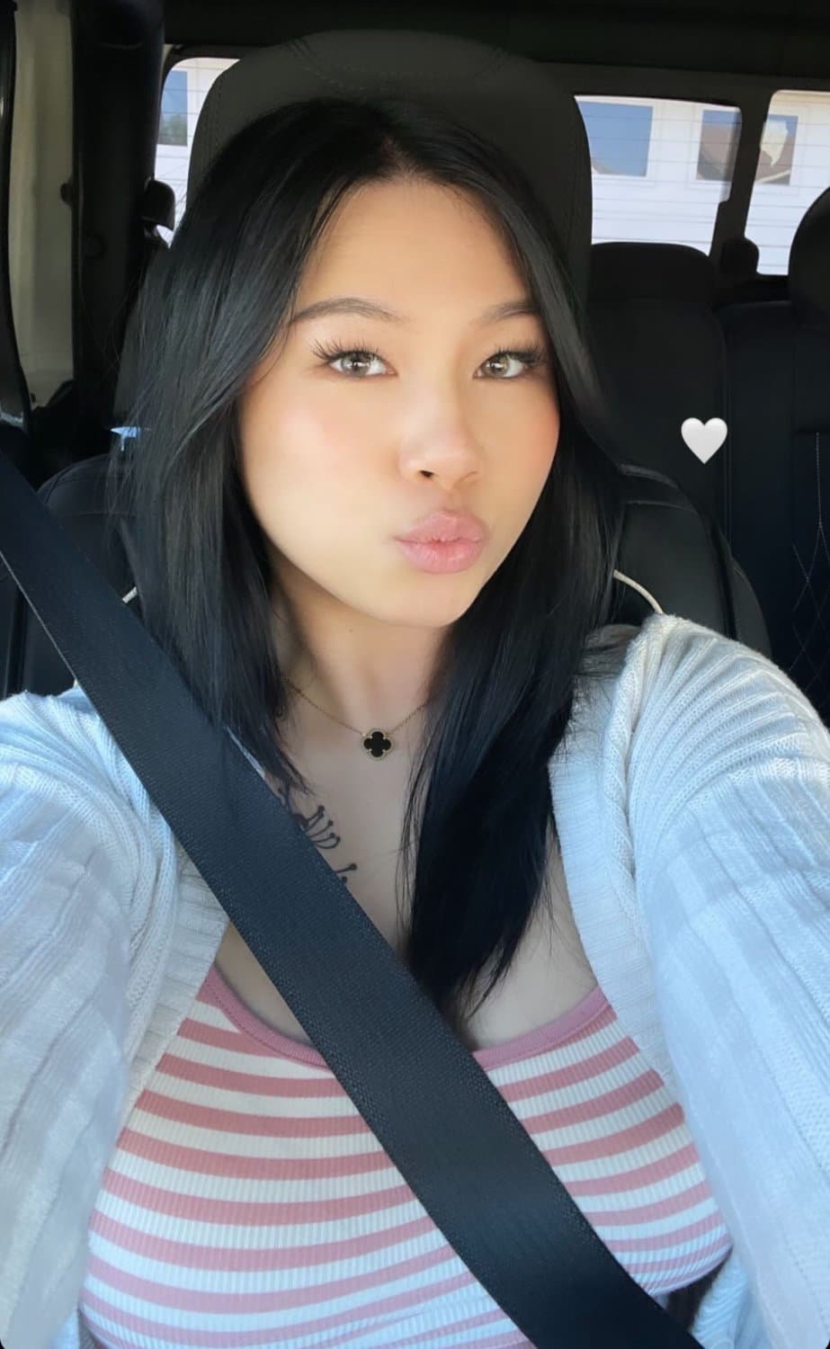 Susan, 22 | Big tits Asian whore wants your cum!