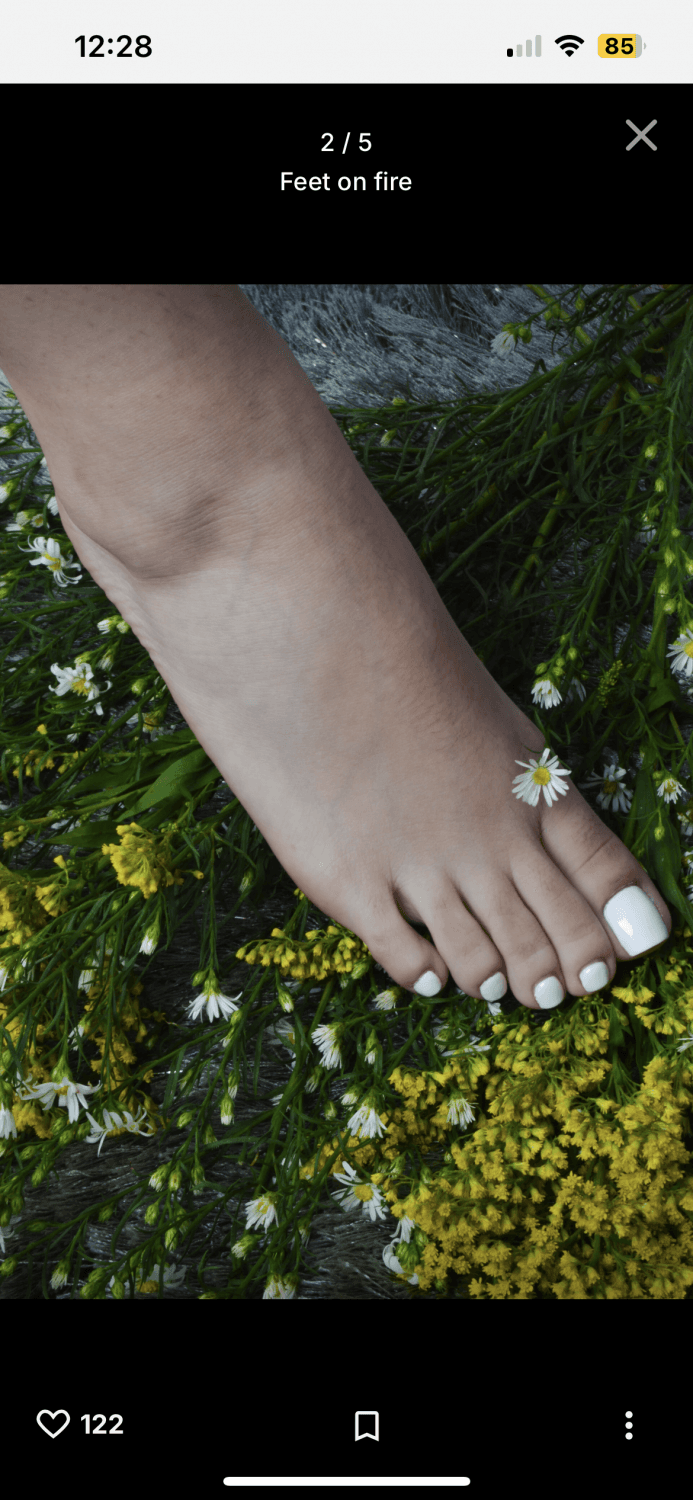 Cleo latina sexy feet in live