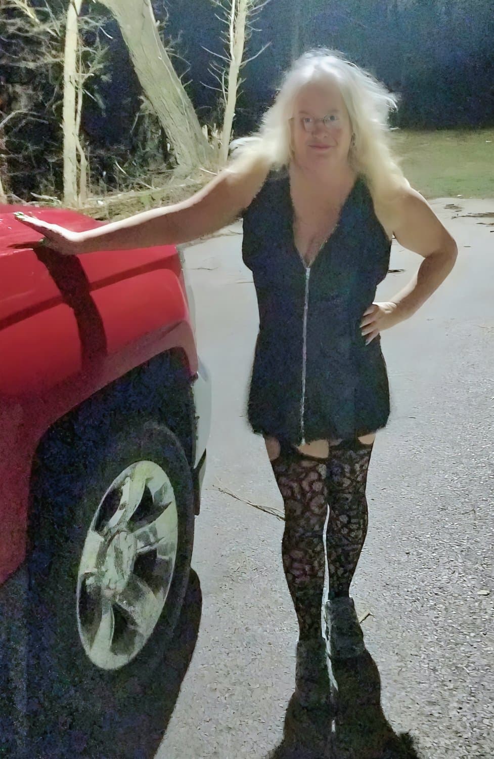 Click to view full size Working girl