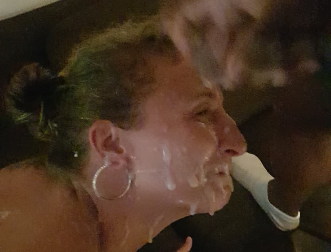 Amateur Dutch slut Claudia is a cum lover (Spermasletje)