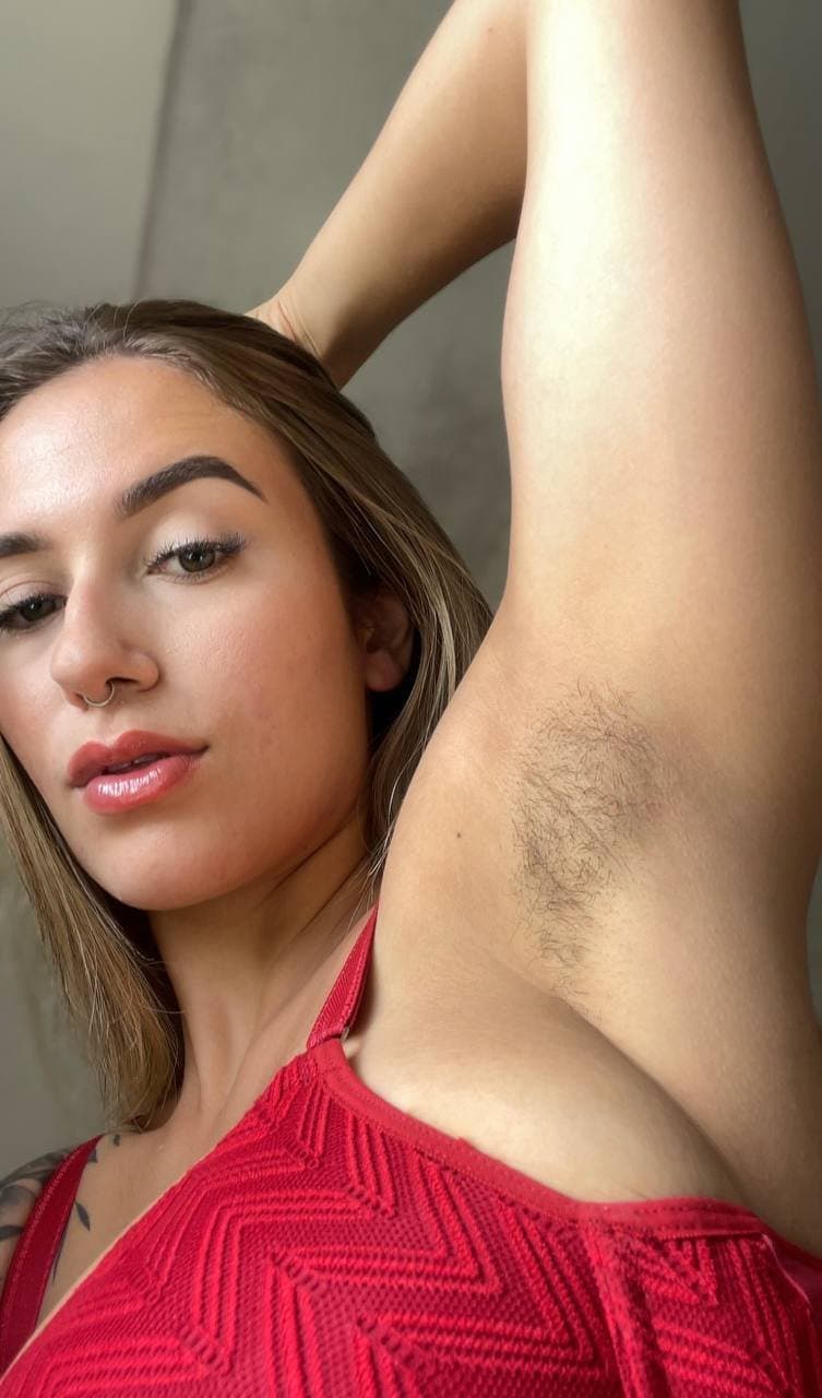 Louise Armpit Queen Stubble