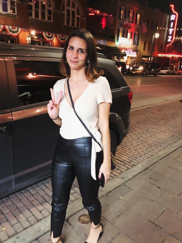 Who should get abused worst? (Green dress or black dress)