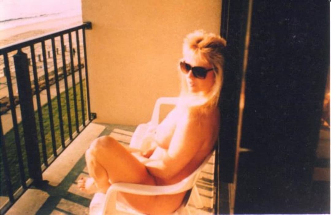 Jean Northern Virginia  public exposure slut. Using 12 in dildo in public