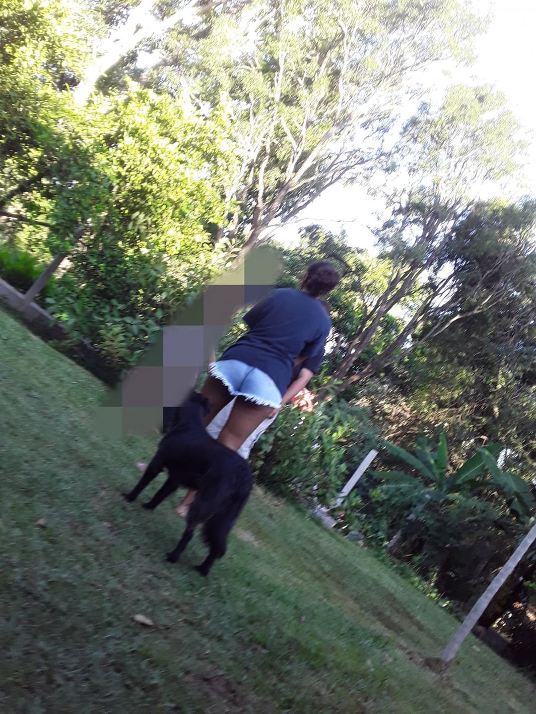 Morena Rabuda deliciosa com seu Shortinhos Safado