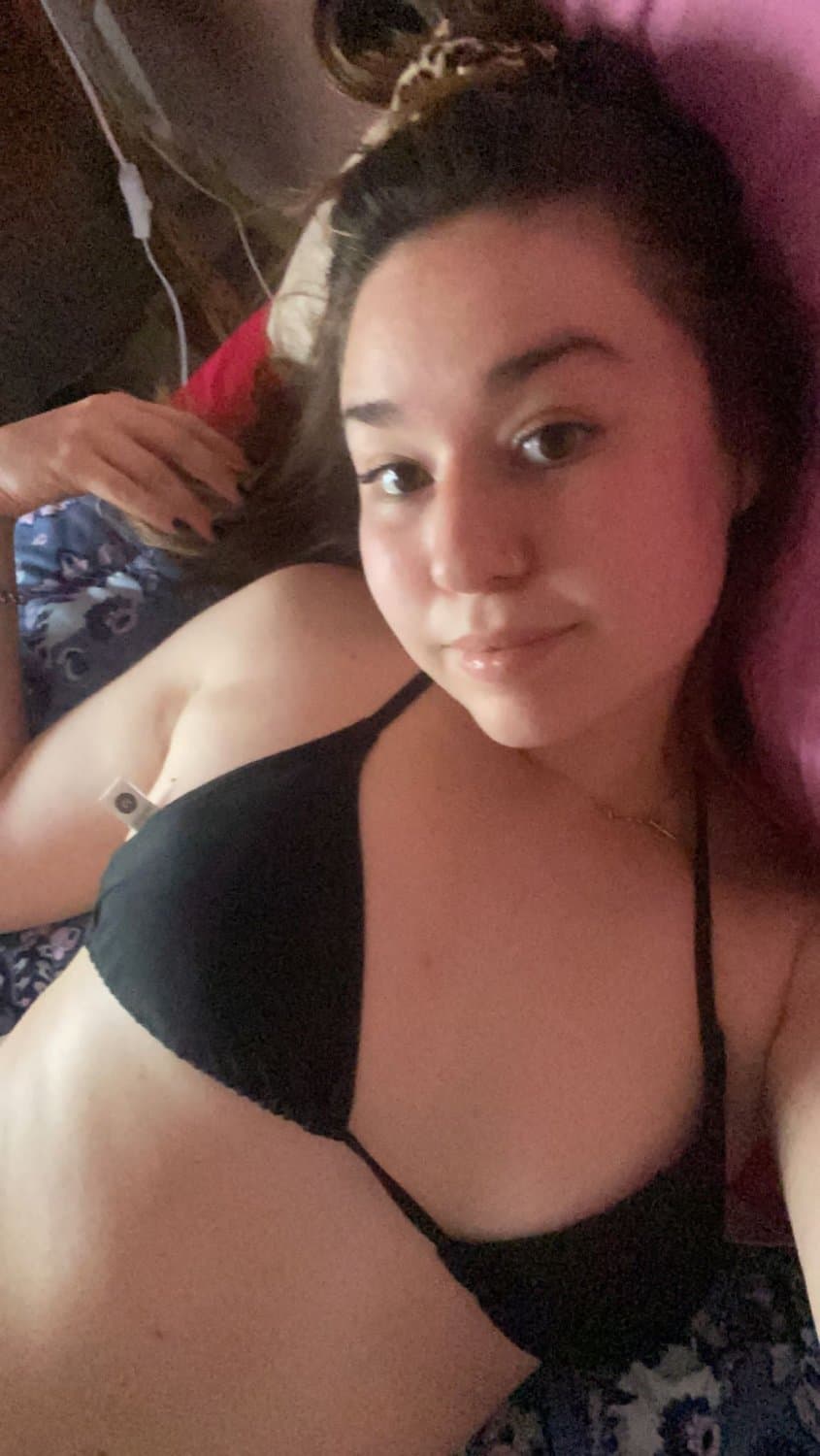 Nice Guy Shows Her Hot Slut Girlfriend To Everyone