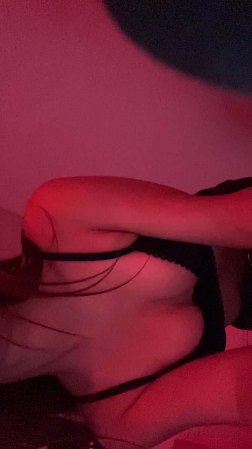 Sharing my girlfriend she love dick asf