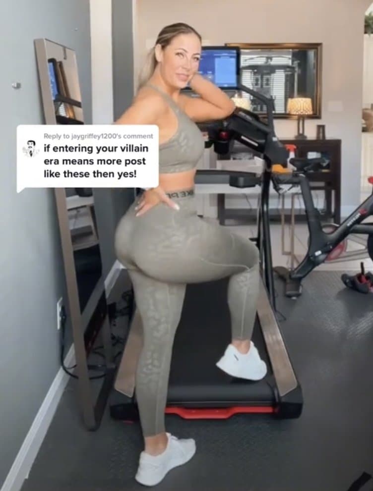 Click to view full size Texas TikTok milf Robyn fields