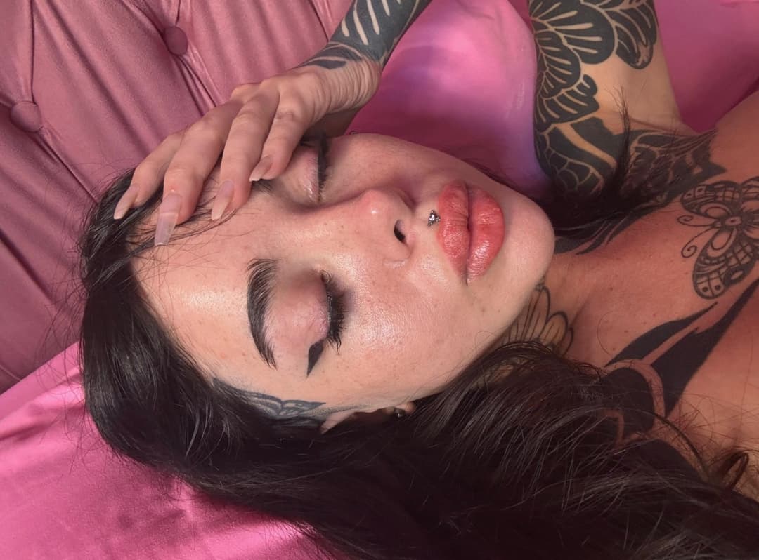 Could multiple cum look good in my tight butthole