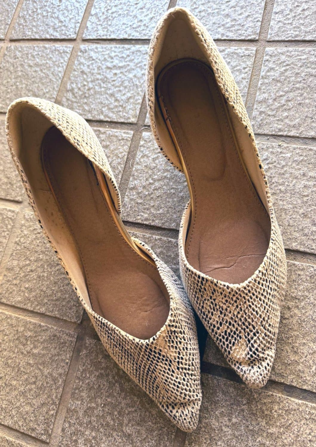 Chinese feet / socks / shoes.