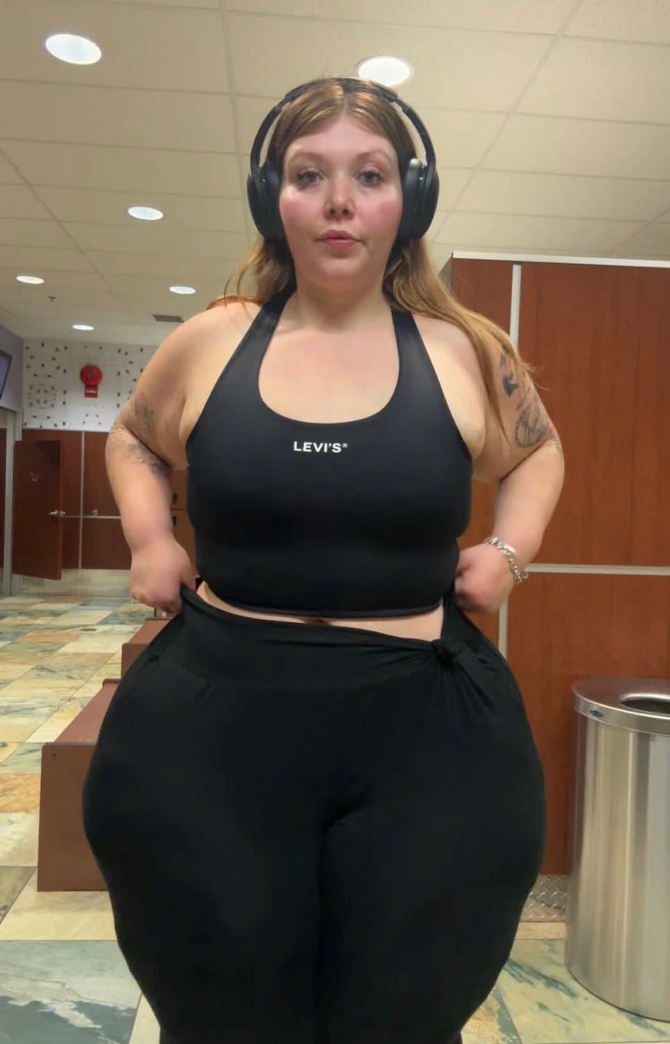 Click to view full size MASSIVE HUGE ASS SSBBW