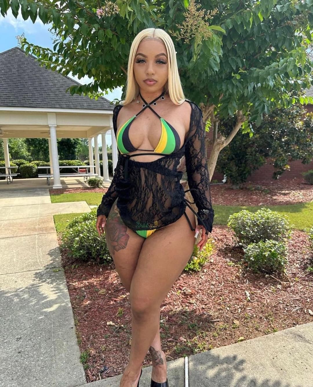 Big Ass Thot Shamayne G. New York Whore With Fat Ass Lil Pussy. Lil Thot In Public.