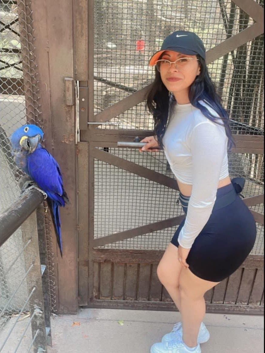 Click to view full size Bffs?❤️