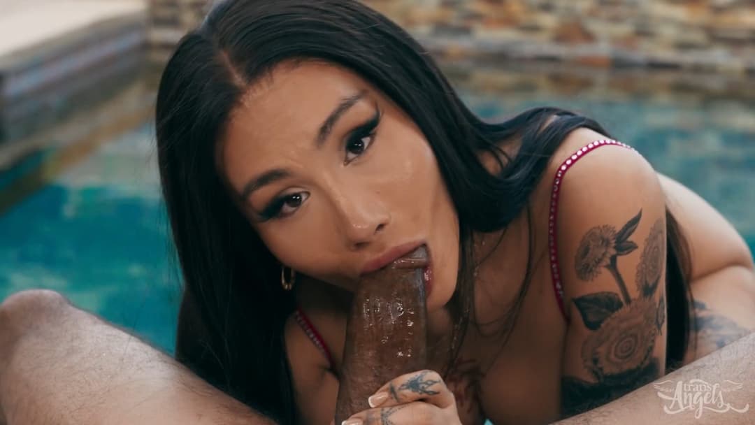 TransAngels – Maria Bella & King Noire – Maria Makes A Splash