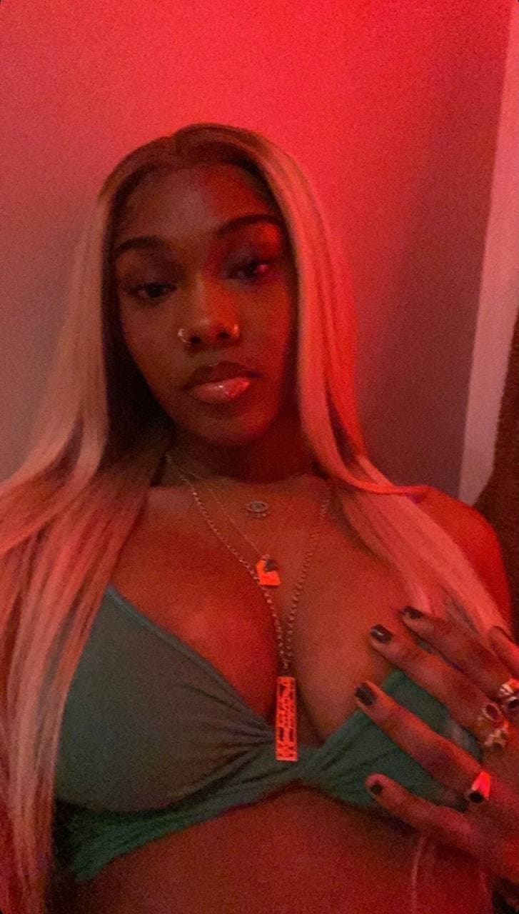 *RARE* Slim-Thick 18YO Ebony Teen FaceTime LEAK! Gyaaa DAYUM! *real*