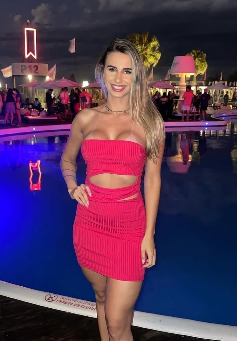 Esta Rubia Que Culazo Tiene Por algo Va Al gym Bien Puta Como Tiene que ser Cabrona Está rica