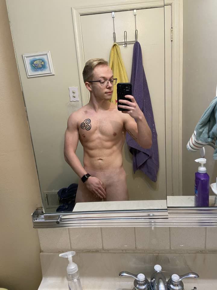 non binary Kyle, 26 jerks off every night to bbc and sph captions! kik: txnydxcklxser