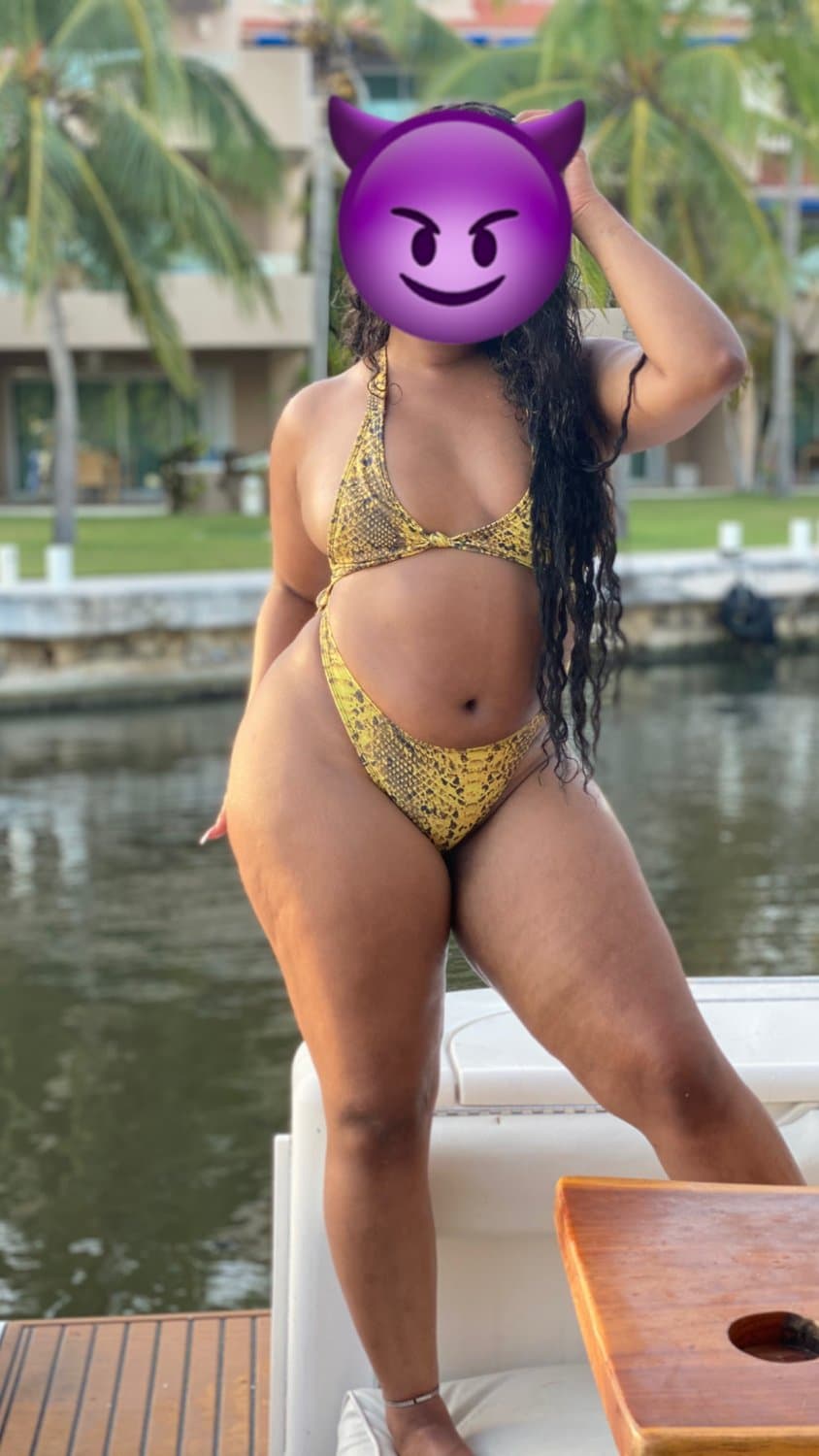 Sloppy Toppy From a Top Tier Ebony Baddie … deep throat & no gag ?