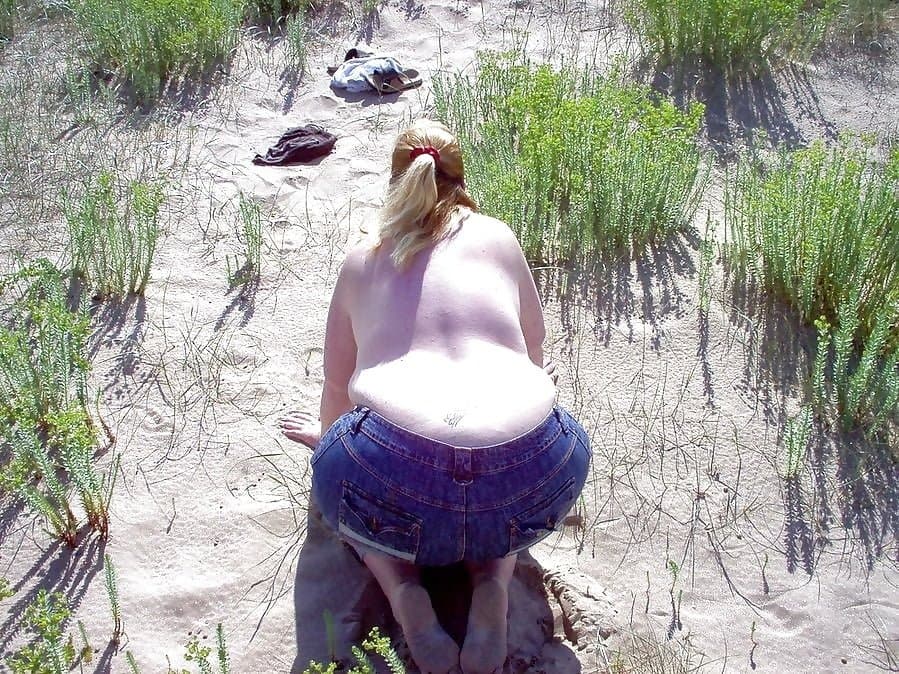BBW- Grosse cochonne sur la plage