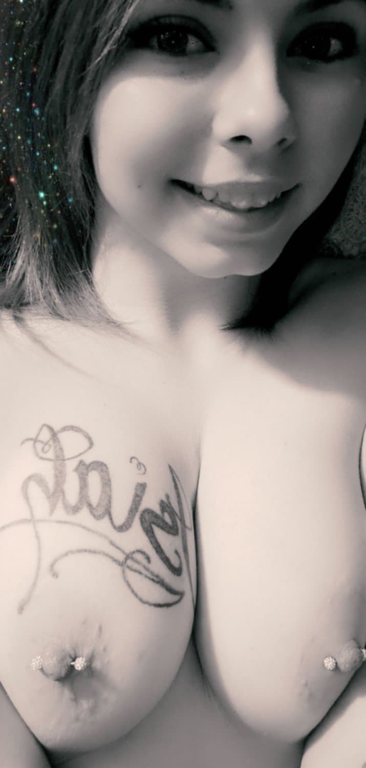 Ottawa Illinois MILF squirting stripper @ the silver slipper!! Wants to be FAMOUS!! My kik is in bio