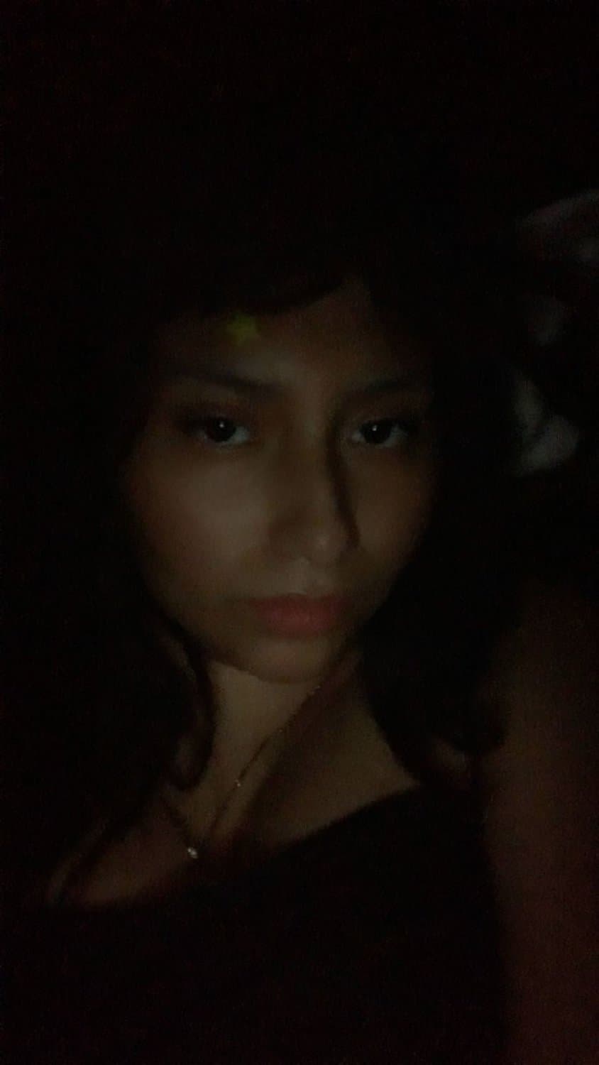 do you like what you see.. Seeing my pretty face. What will you do if I was right next to you ❤️