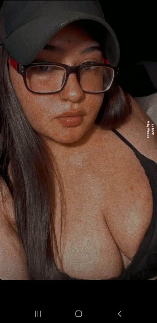 Gordibuena Argentina puta, cara de que se come la pija entera la puta, las pedazos de tetas que tien