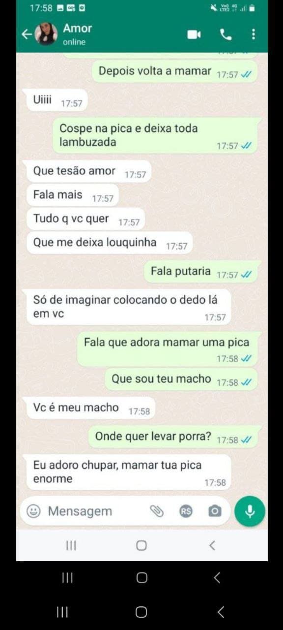 Corno adora exibir sua putinha de pato branco