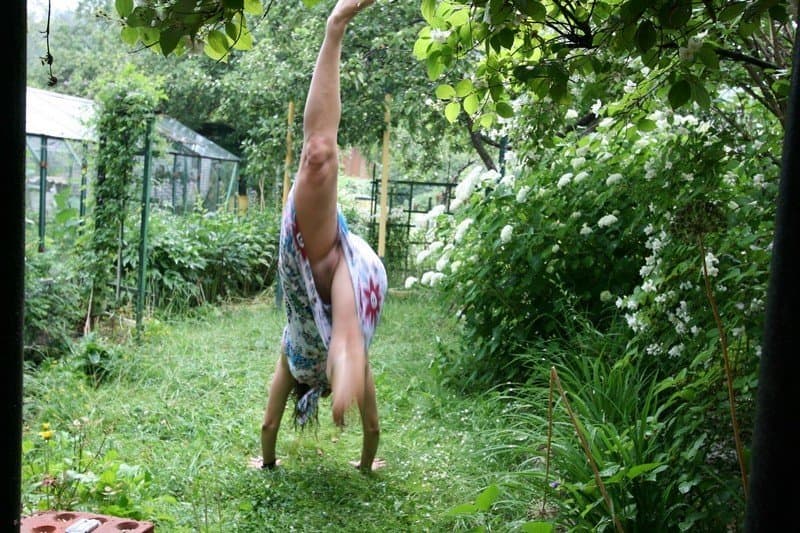 Click to view full size Cristina shows her cunt on vacation