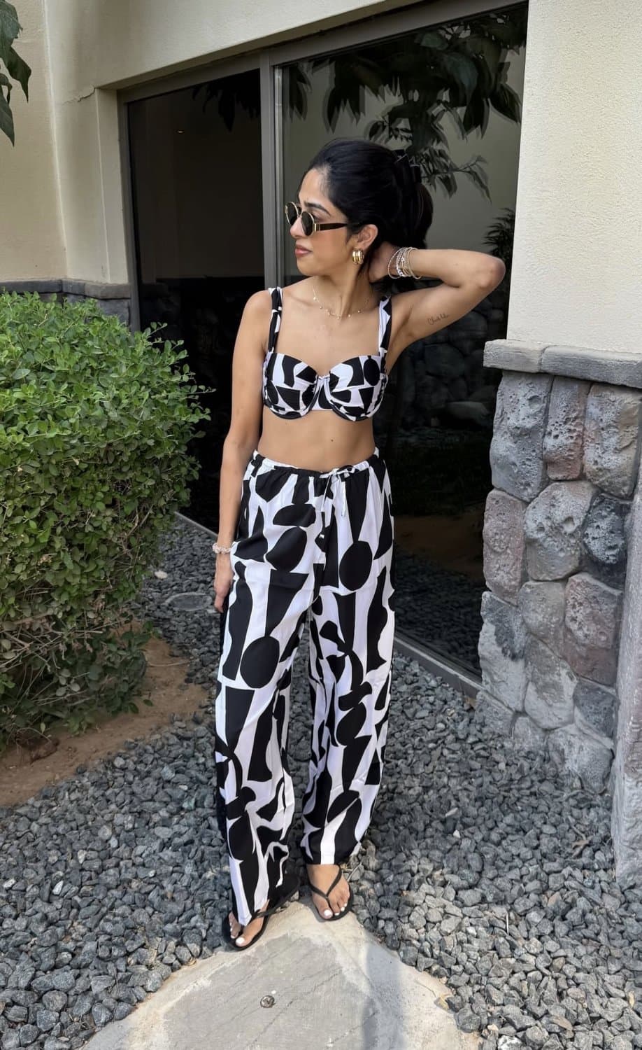 Hypocrite UK Punjabi Indian whore gives religious advice but is a  secret Slut Bimbo with nice feet!