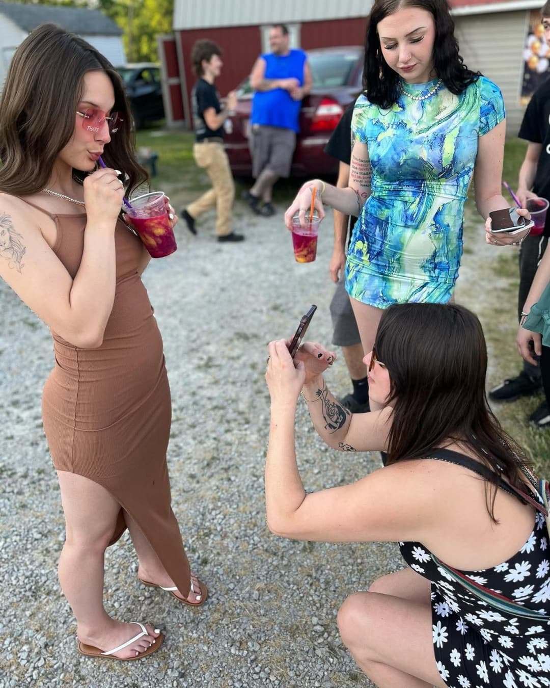 Little sis has a slutty older sis role model