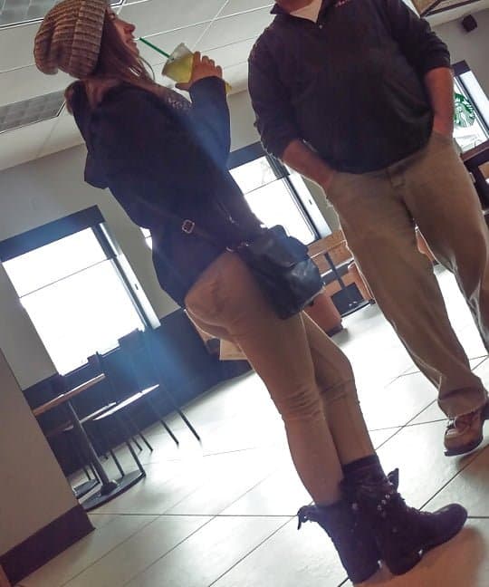 Esta bem escondida mas da pra saber que é gostosa