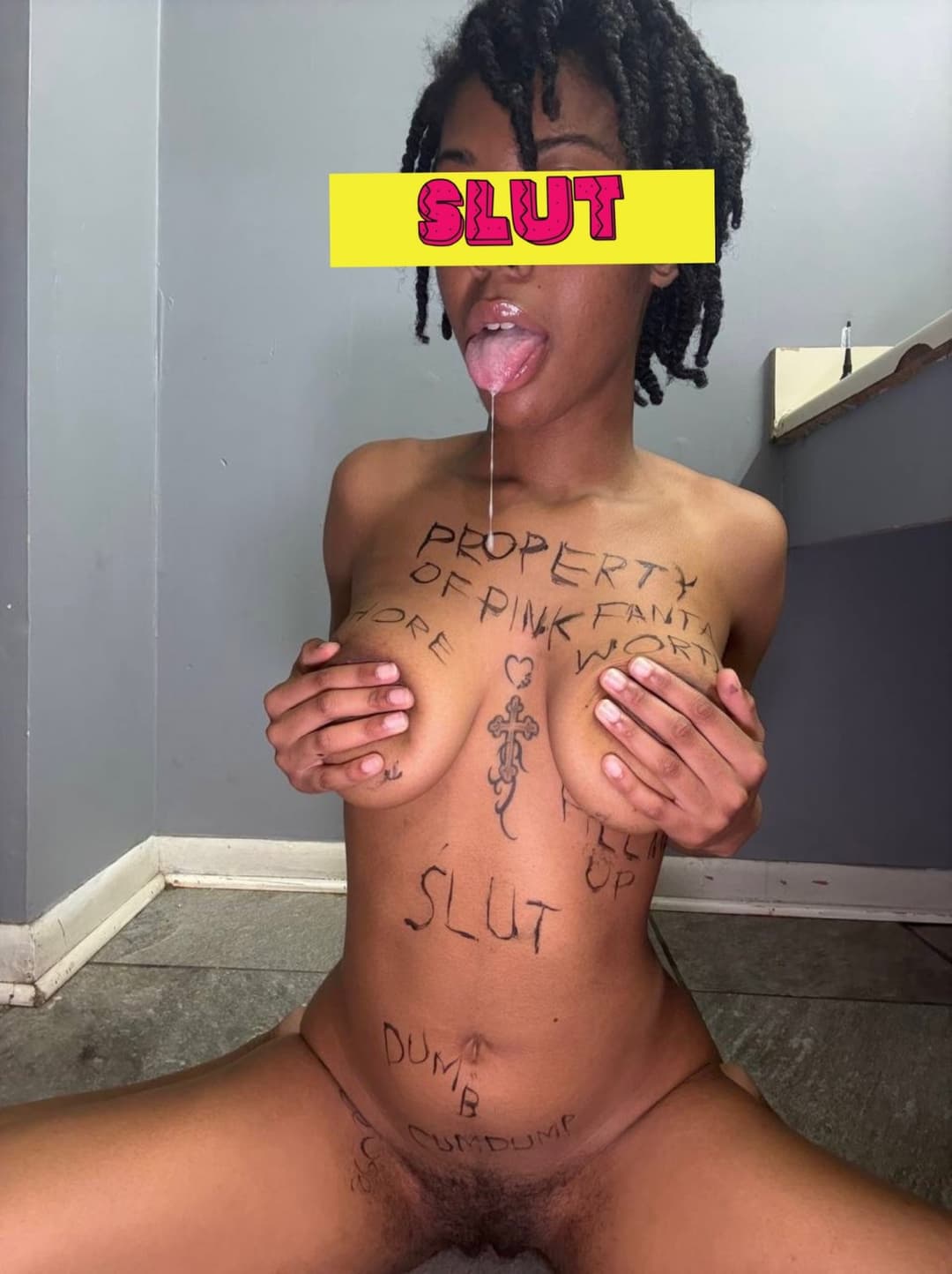 Slutty Ebony ready to drain your wallet ?? ?(link below)⬇️