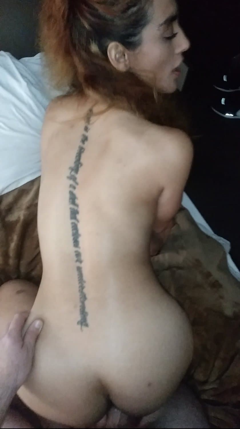 Persian escort receives surprise creampie