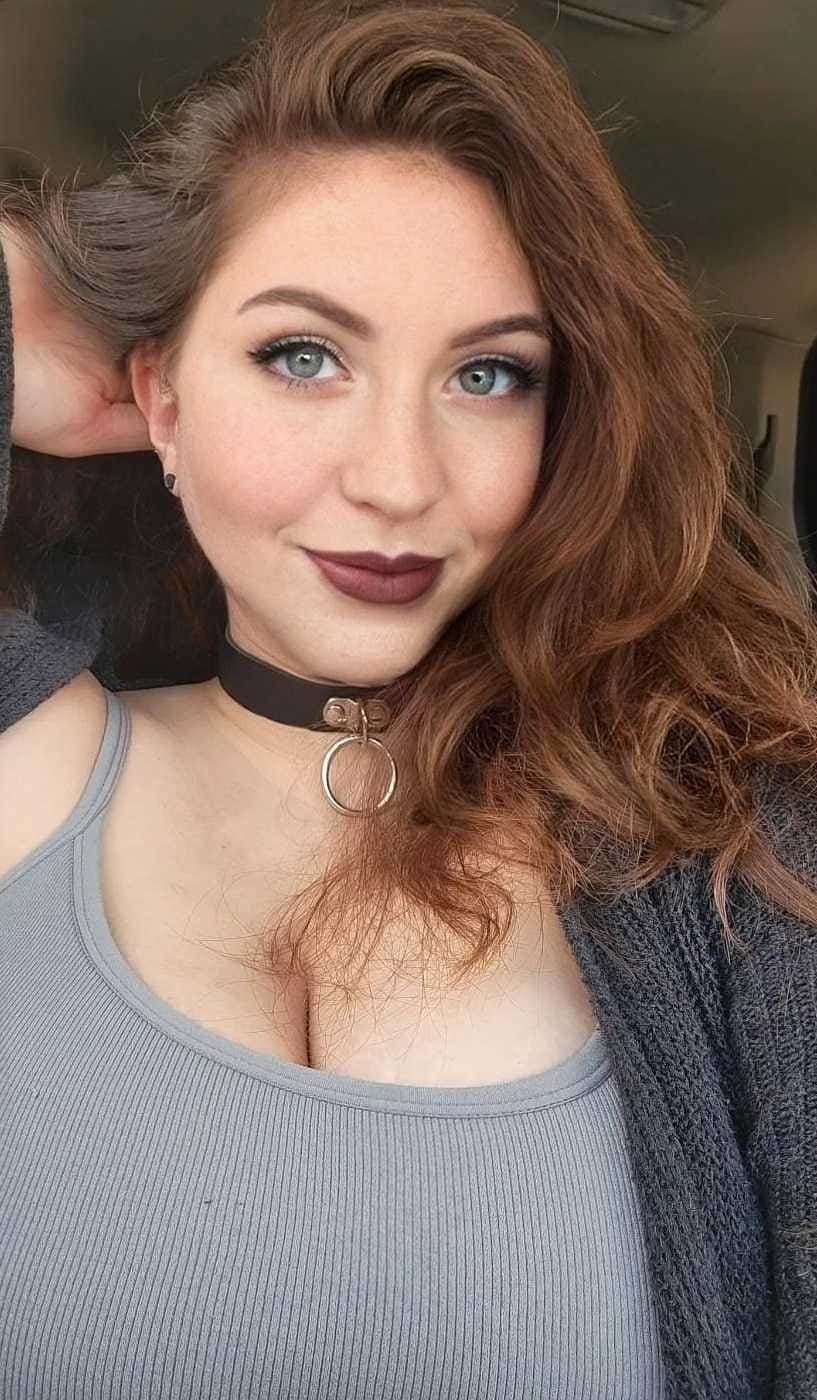 Click to view full size Dumb flat ass slut Rachel