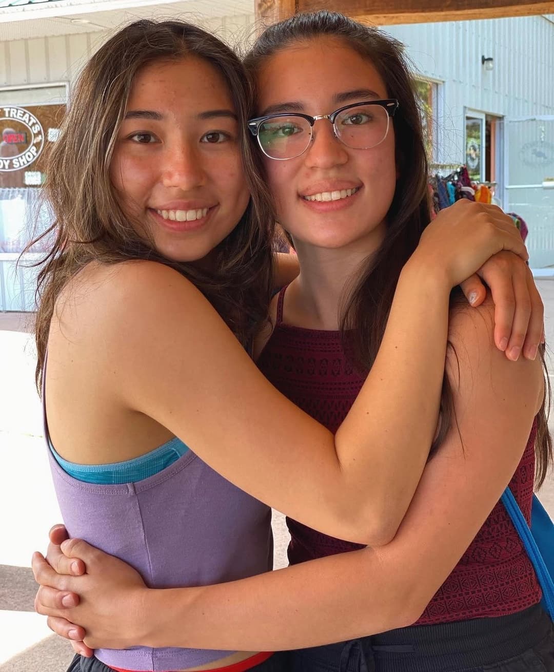 Makenna, 23yo, canada, masters uni student, DD-cups, 100cm hip, 70cm waist, 5’6”