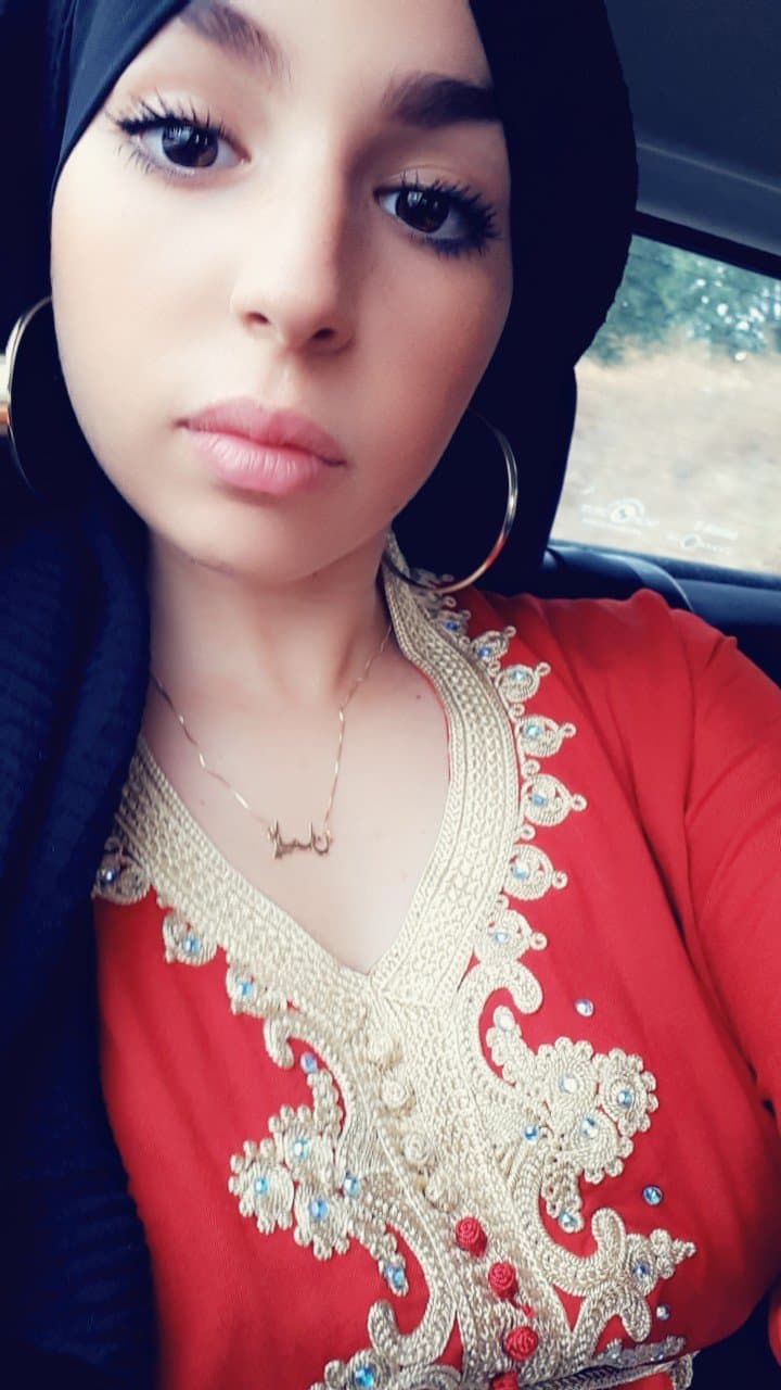 Pretty syrian muslim hijab girl