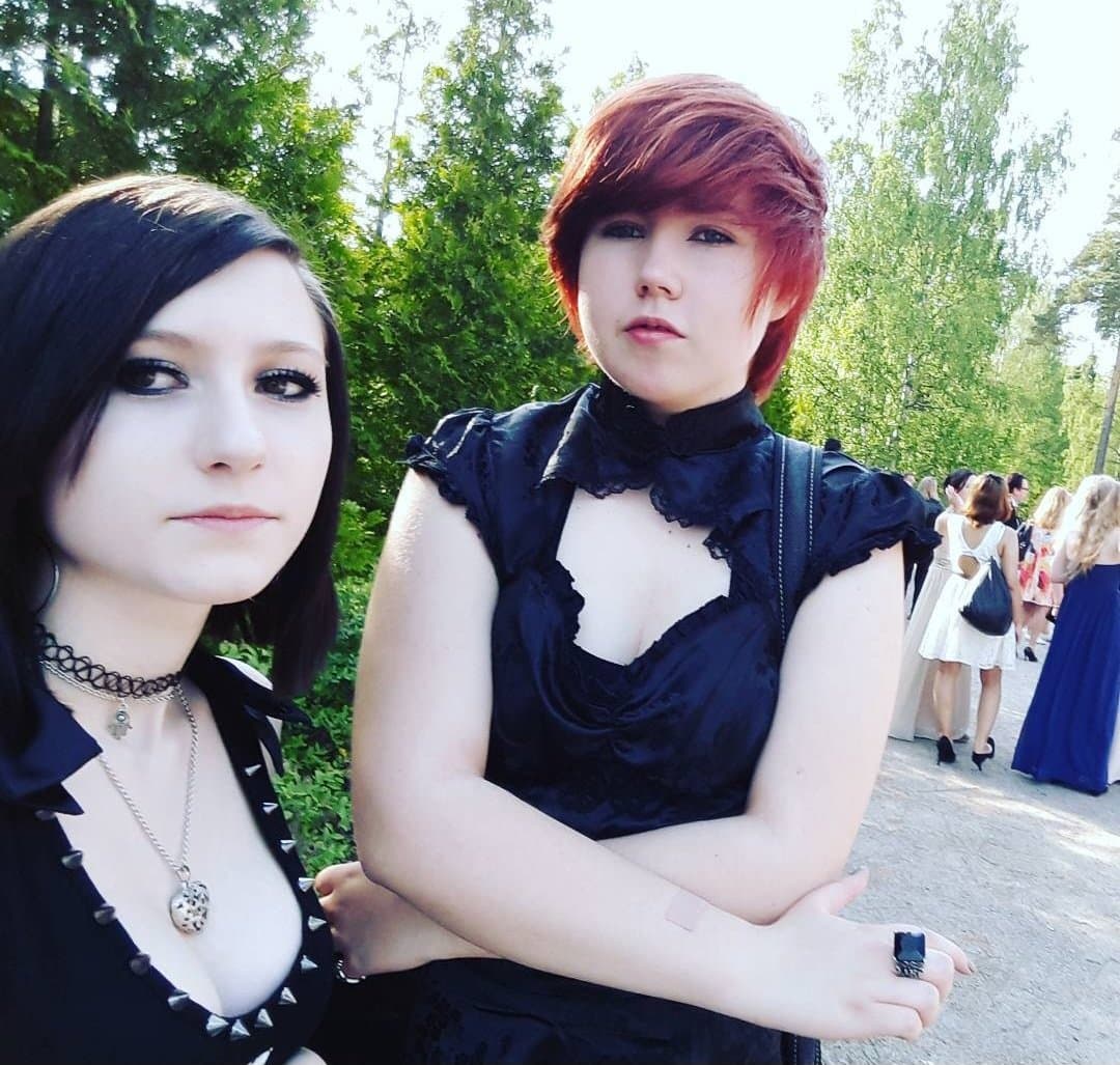 SKINNY EMO SLUT ALLY BEGGING FOR HUGE ROPES OF CUM