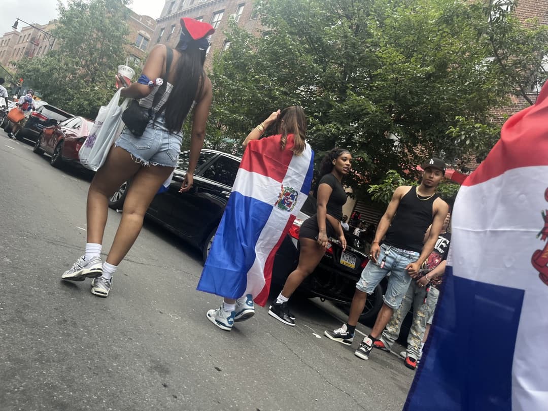 Thick ass latina walking in booty shorts candid