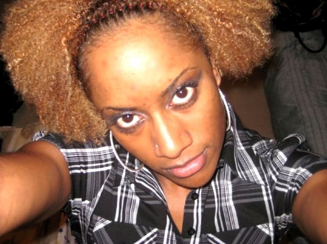 Black nympho slut loves roleplaying and sucking