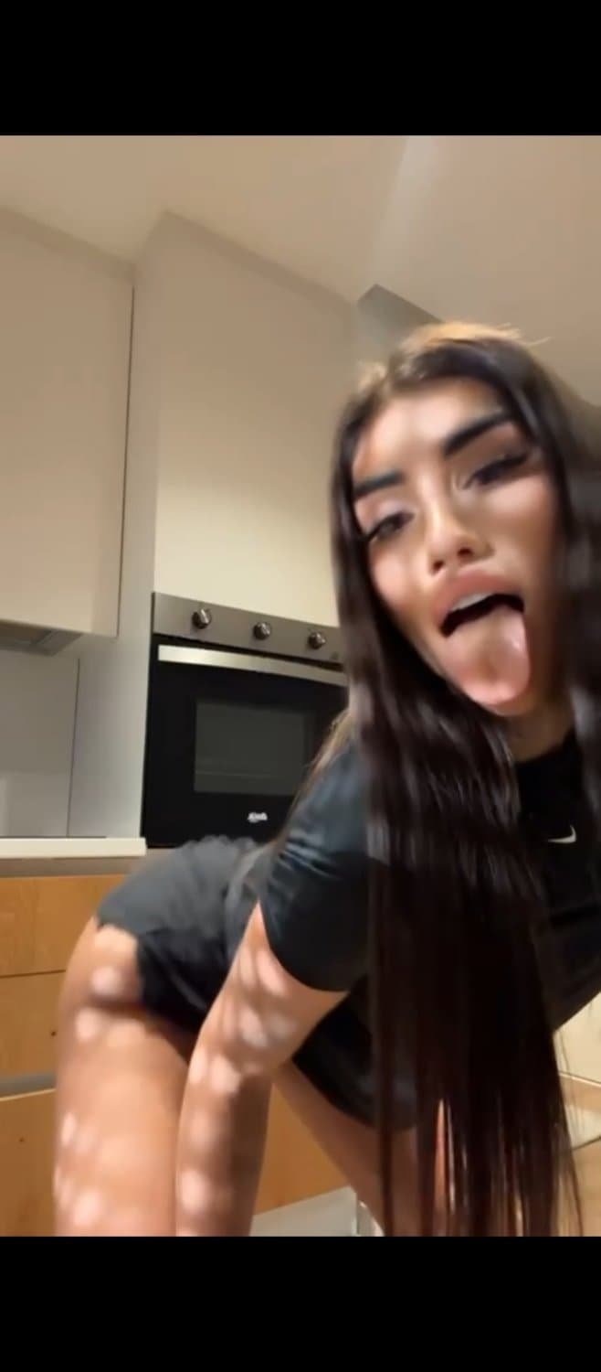 Click to view full size oh mami Bia esta muy porno y tiene un cuerpazo divino?????????