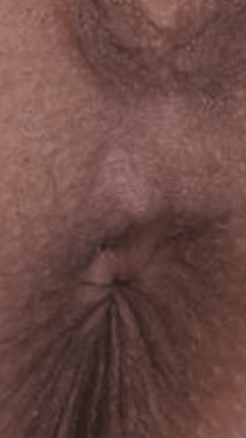 Click to view full size Weekend pool MILF sunning her moist cunt ?