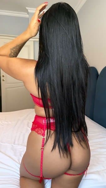 Feuchte Latina muschi Jade in Köln aus Brasilien