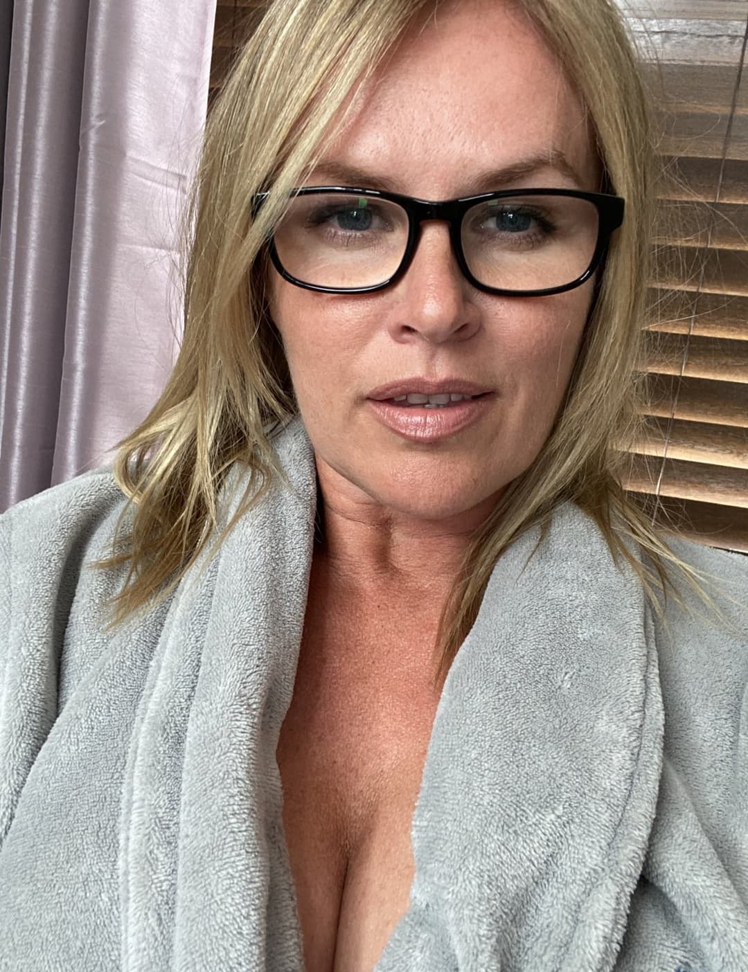 Blonde Mature cosplays as a porn star