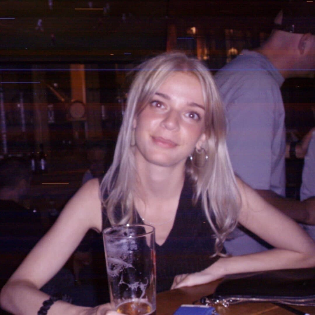 Leaked teen gets facial in her halloween costume (dm me to trade)