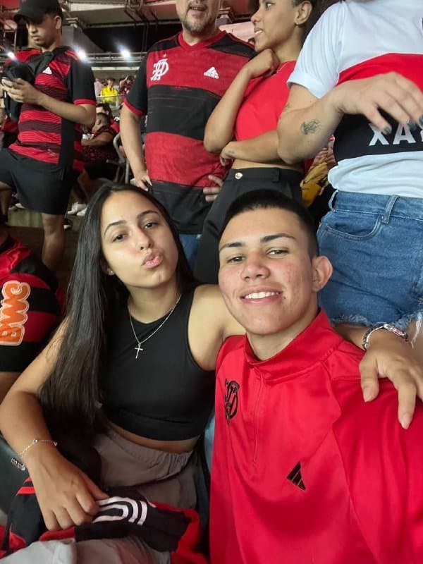 chupou a pica do marido e do amante ao mesmo tempo