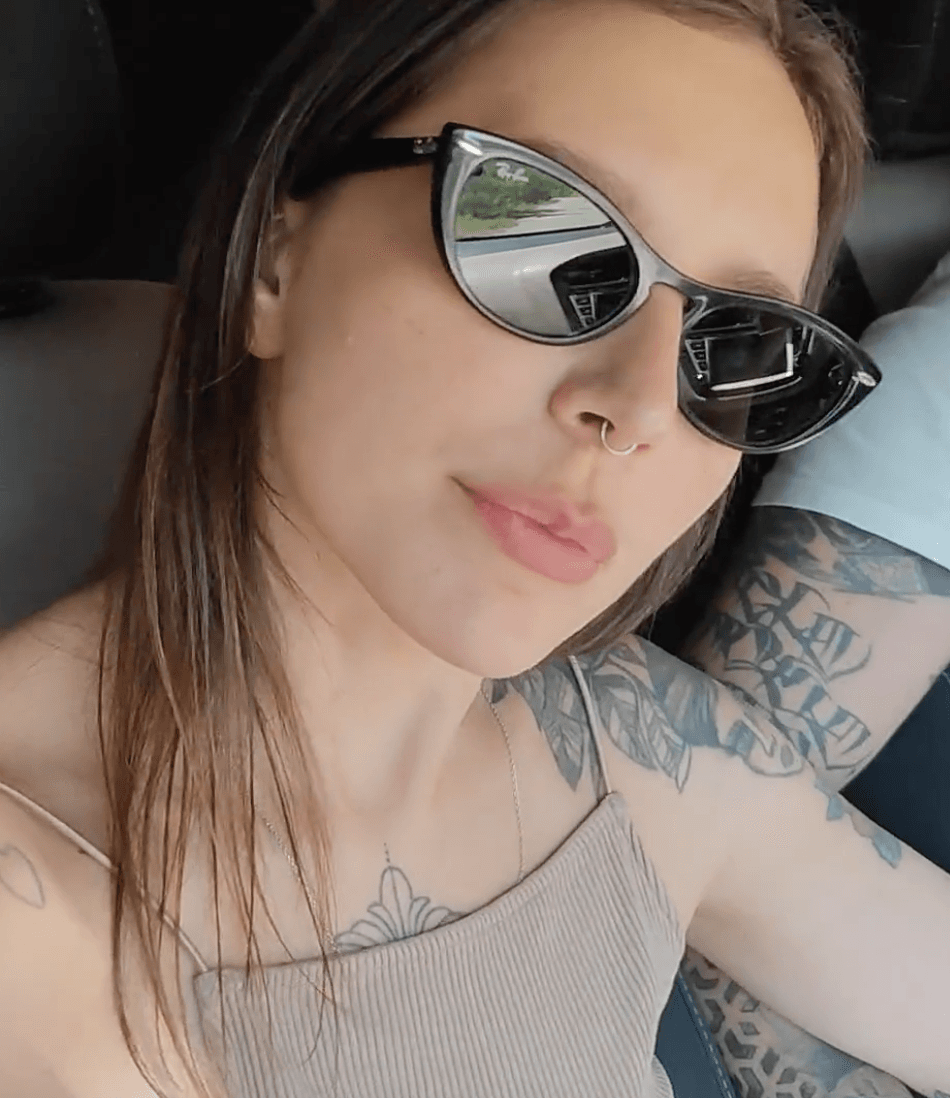 Super hot friend car handjob