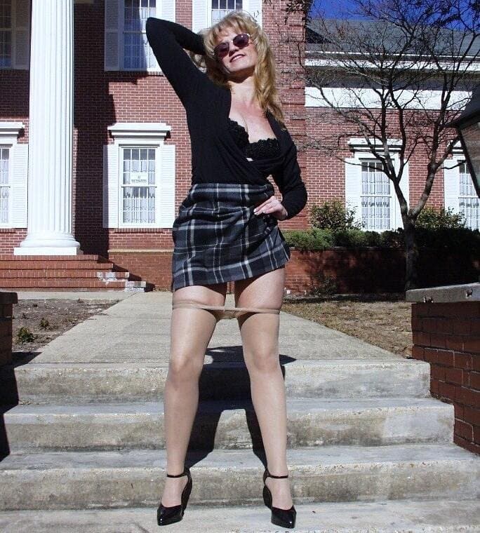 hotlegs-sammi pantyhose queen