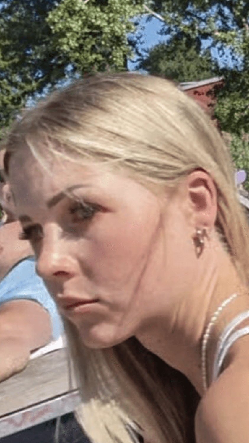 Creeper keeper: teen whore is craving attention ?