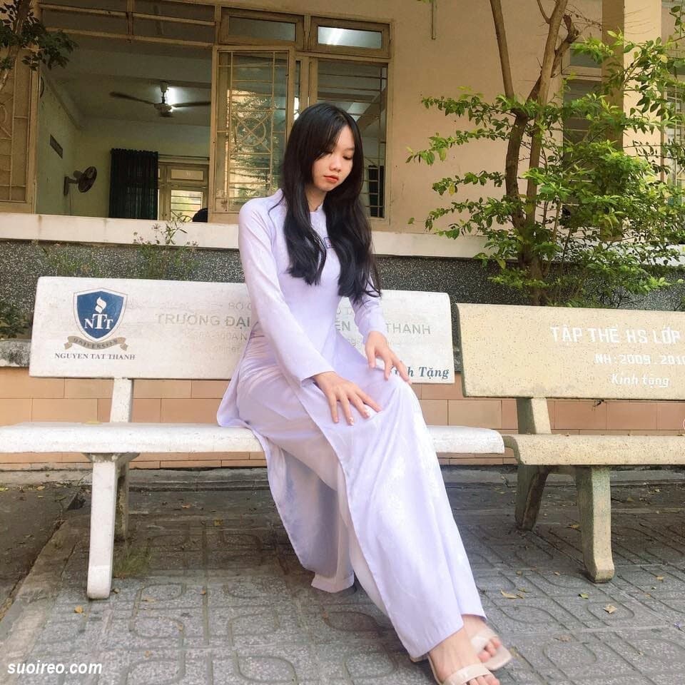 Nữ sinh cosplayer thích threesome