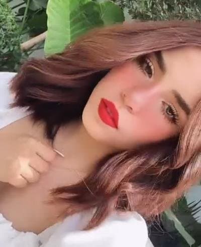 Más de ella casi 20 años.